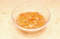 磯の香りがふわっと香り、口いっぱいに広がるウニの甘み、旨みがたまりません。コースや小鉢、握りはもちろん丼ぶりでも豪快にご提供。季節にあわせ、地元小樽はもちろん、北海道の最高のウニをご用意しております。