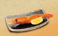 食べごたえ抜群の特大ボタン海老。食感、旨み、香りが五感を刺激します。軽く塩を振って焼き上げた、素材そのものの味わいをダイレクトに楽しめる、シンプルかつ贅沢な一品です。