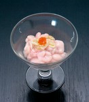 11月~3月の期間限定で提供される、冬の味覚。小樽で水揚げされる大きな真鱈の白子は、プリプリで滑らかな食感です。まったりとした濃厚な旨みが、さっぱりとしたぽん酢と相性抜群。お酒も進む一品です。