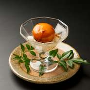 濃厚で旨みが濃い卵黄を醤油漬けで。