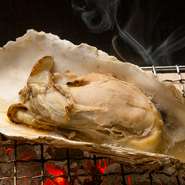 ［ 生 ］海のミルクを口いっぱいに
［蒸し］熱々な身をふわふわに
［焼き］プリプリな身をジューシーに