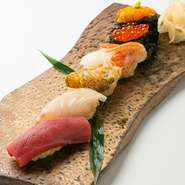 厳選した魚介6種のネタの盛り合わせは魅力的。