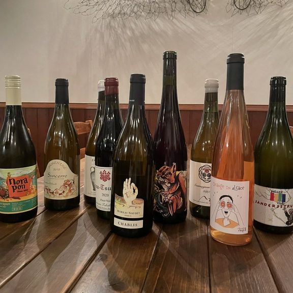 北海道産のナチュラルワインも取り揃えています