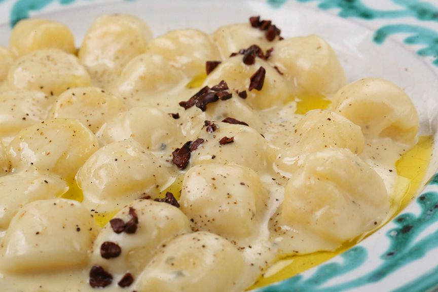 人気の一皿!『“青いチーズ”のクリームソース自家製ニョッキ』