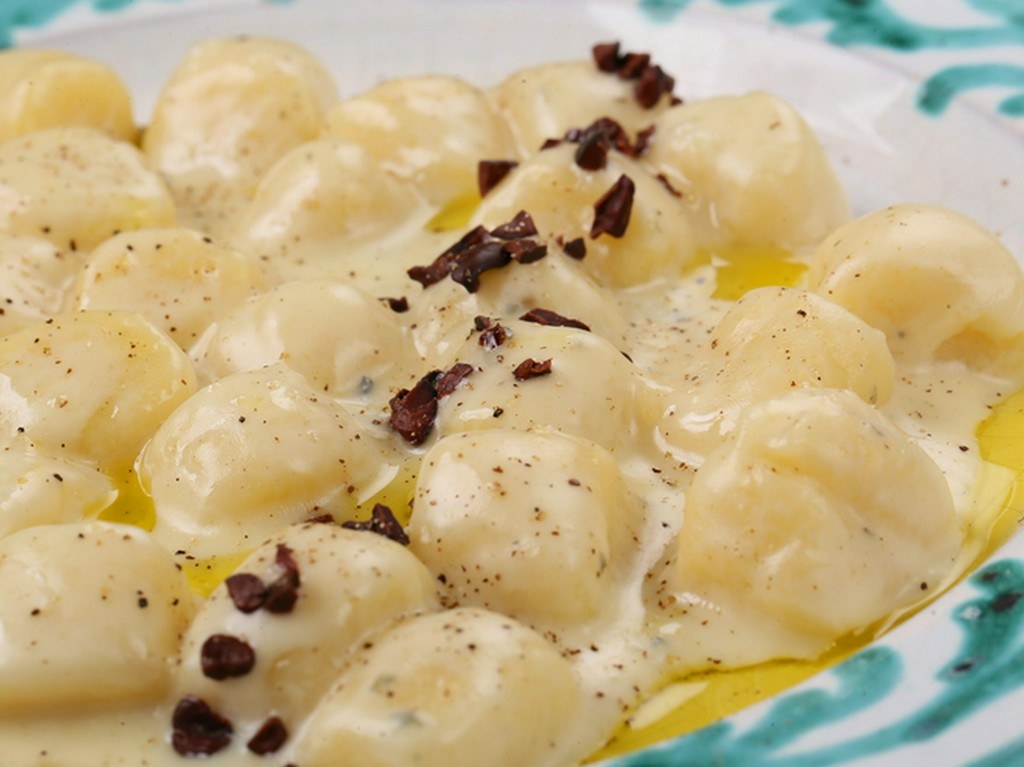 人気の一皿！『“青いチーズ”のクリームソース自家製ニョッキ』