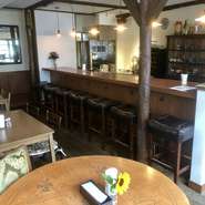 素材にこだわりお酒にこだわり手作りにこだわり…そんなお店のシェフの話は興味深く、よりお酒も進みます。