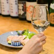 料理長の独創的な和食とSAKEソムリエが選ぶお酒のペアリングは、贅沢な気分をさらに盛り上げ、大人の女子会にぴったりです。
ご友人との特別な時間は喧騒な日常を忘れて、ゆったりとお楽しみください。