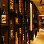 一升瓶がずらりと並ぶ様は圧巻