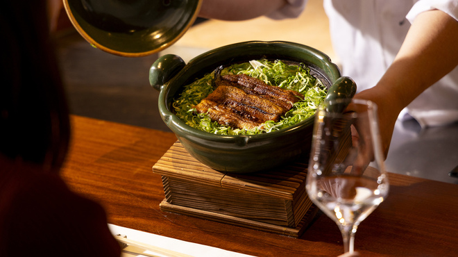 < Tiệc rượu sake > 9 món ăn "Ginza Gourmet" + nâng ly chúc mừng với bia tươi + 8 loại sake được lựa chọn bởi chuyên gia sake