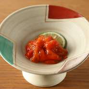 北海道産のウニを、こだわりの合わせ味噌に漬け込んだ一品。【夢酒みずき】独自の珍しい味わいで、日本酒との相性も抜群です。お酒のお供にいかがですか。