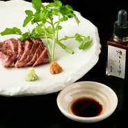 店で扱う牛肉は、旨みが強い上に脂身の口溶けが良いことから、社長が惚れ込んだという仙台牛がメイン。ステーキやハンバーグなど様々なスタイルで提供され、ステーキの部位はその日の仕入れによって変わります。