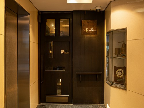 銀座８丁目の隠れ家