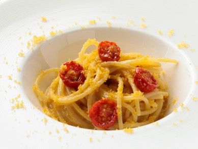 ニンニクの香りとカラスミの濃厚さが絶妙な『サルデーニャ産カラスミのスパゲッティ・アーリオオーリオ』