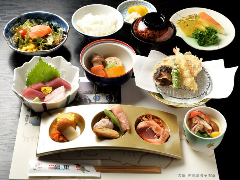 ランチミーティング、同窓会、趣味の会に人気『お昼のランチ膳』