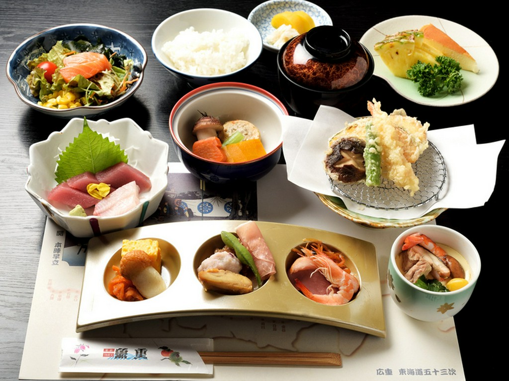 ランチミーティング、同窓会、趣味の会に人気『お昼のランチ膳』