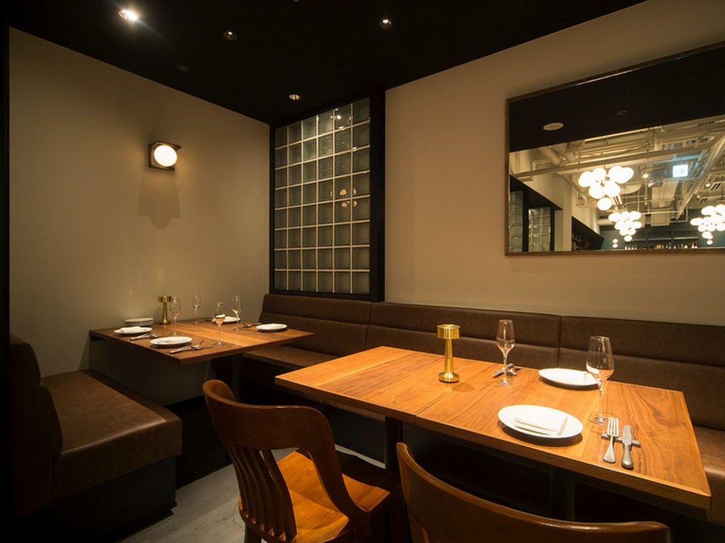 高い天井＆広い客席の大空間。ファミリー皆がのびのび憩える