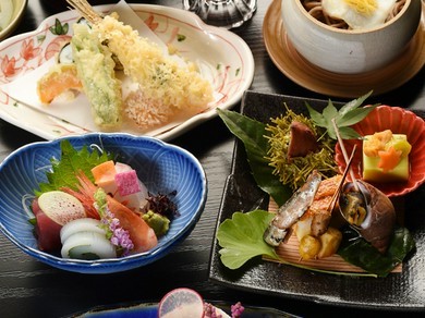 お酒は日本酒と焼酎が中心。今後は地元のお酒が増えるそう