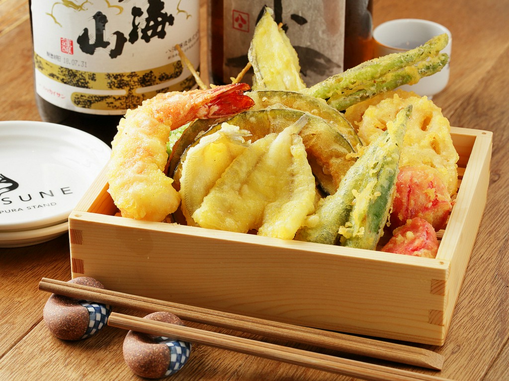 米油でサクサクに揚げた天ぷらはさっぱりとした味わい