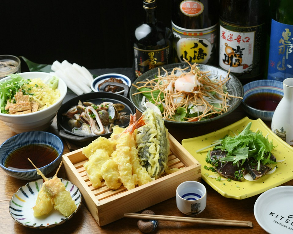 各種コース飲み放題付きでご準備しております。3000円～