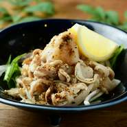 天ぷらの箸やすめにもＯＫ！黒七味のアクセントでやみつきに！