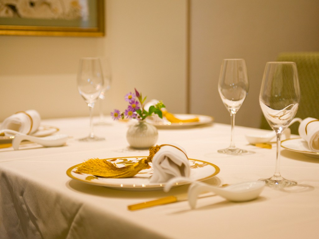 ヌーヴェルシノワに合う世界のワインが揃い、ペアリングコースも