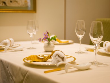 ヌーヴェルシノワに合う世界のワインが揃い、ペアリングコースも