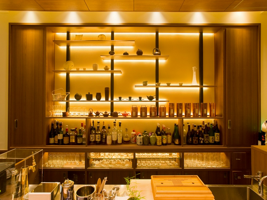 記念日の食事には楽しいサプライズをご用意。予約時にご相談を！