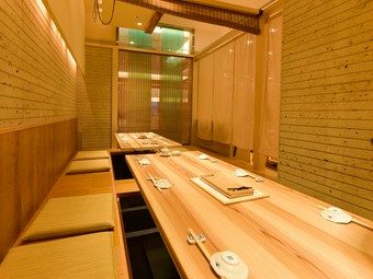 寿司店ながら広々とした空間で、宴会にも対応可能