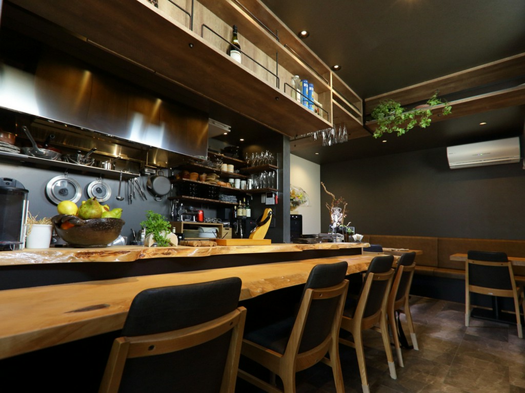 完全予約制でゆったりと食事を楽しめるのが嬉しい