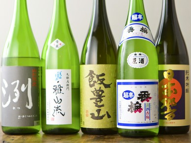 地元の食材を使った料理とよく合う、山形の地酒がラインナップ