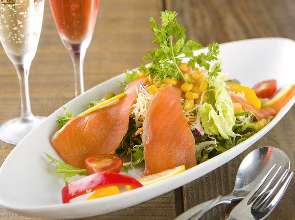 旬野菜を日替わりで。新鮮！『八百屋さんのフレッシュサラダ』