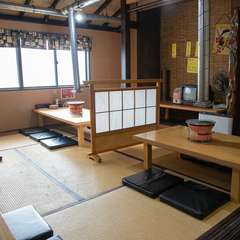 仲間と盛り上がれる座敷や半個室は、最大30名までの宴会に対応