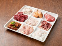 塩ホルモン・牛タン・おっぱい・ろくめいホルモン・牛サガリ・壺漬け豚ハラミ・ハツ・セセリ・ウインナー盛り　等　※日替わり