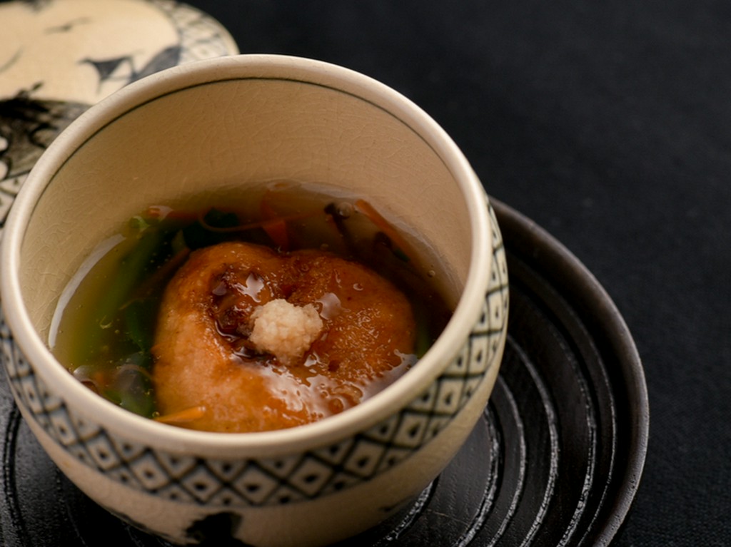 名産の蓮根を優しい食感のあんかけおでんに『蓮根まんじゅう』