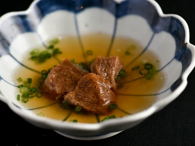 名店の技で仕上げる傑作料理！　鯨の舌のおでん『さえずり』
