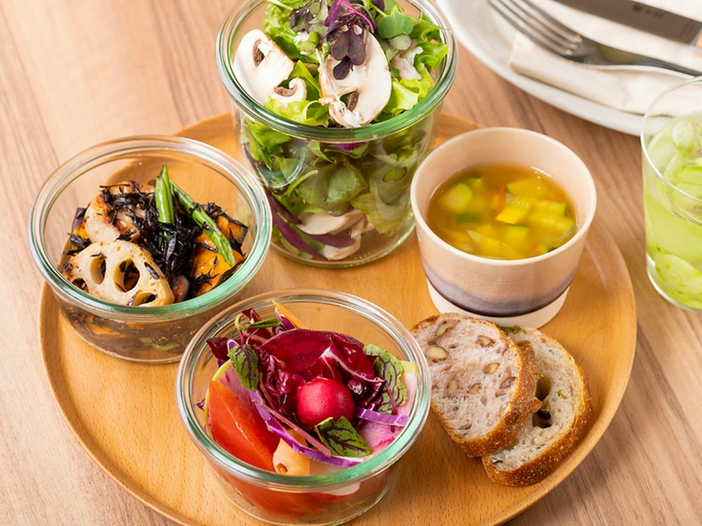 ローフードやスーパーフードもアリ！ ランチ限定『DELIプレート』