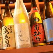 食材だけでなく、日本酒も富山県産を積極入荷。隠し酒に出合えることもあり、おすすめに委ねてみるのも楽しそうです。この他、全国各地の美酒を取り寄せ、季節料理とのマリアージュに酔いしれられます。