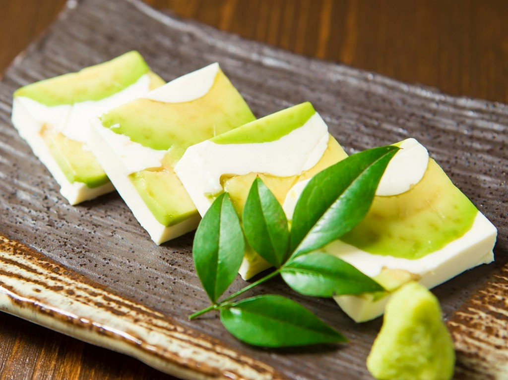 定番の組み合わせを和仕立てに『アボカドチーズ豆腐』