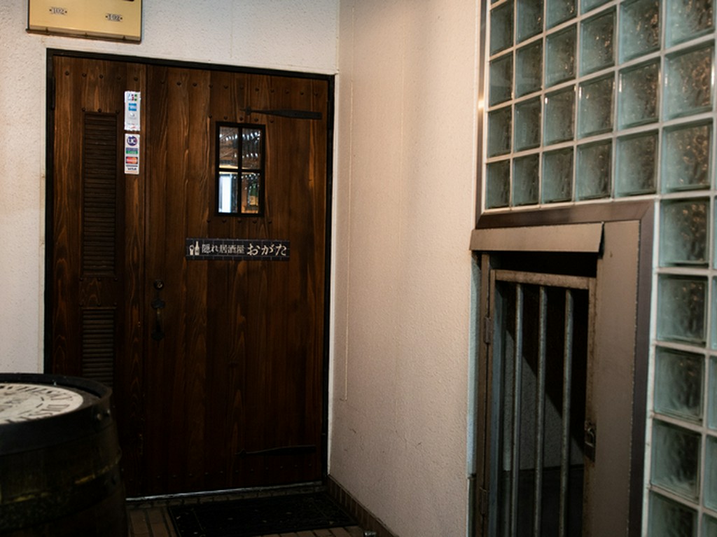 活気あふれる元気な店内。ゆっくりと料理を堪能