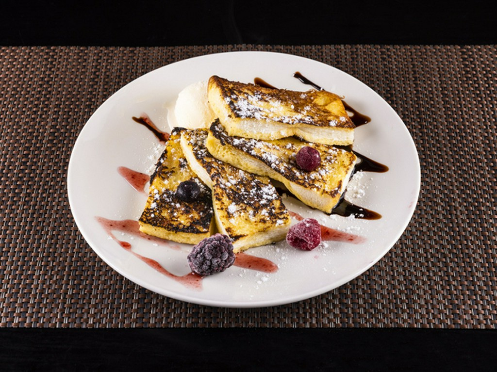 トローっと溶けたバニラアイスを絡めていただく『フレンチトースト』