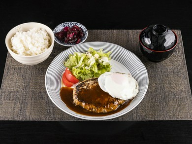 手作りハンバーグ