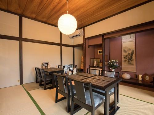 地元の方々に愛される、温もりに満ちた空間