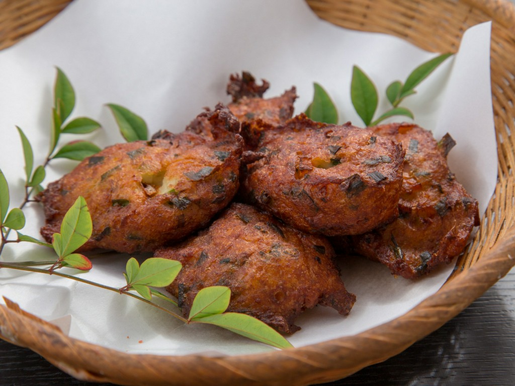 魚と山芋をふんわりと揚げ、シンプルな味付けに。素材の美味しさを最大限に味わえる『魚のふわふわ揚げ』