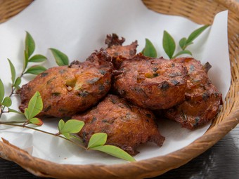 魚と山芋をふんわりと揚げ、シンプルな味付けに。素材の美味しさを最大限に味わえる『魚のふわふわ揚げ』