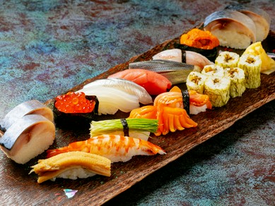 山陰・瀬戸内ならではの天然鮮魚を堪能する『寿司』