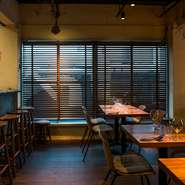 世界最先端の食＆ペアリングをハイクオリティで提供しつつ、カジュアルに気兼ねなく楽しめる雰囲気を貫く店。気心の知れた友人、仕事仲間などと、素顔のままで楽しむのがぴったり。コスパの素晴らしさも魅力！