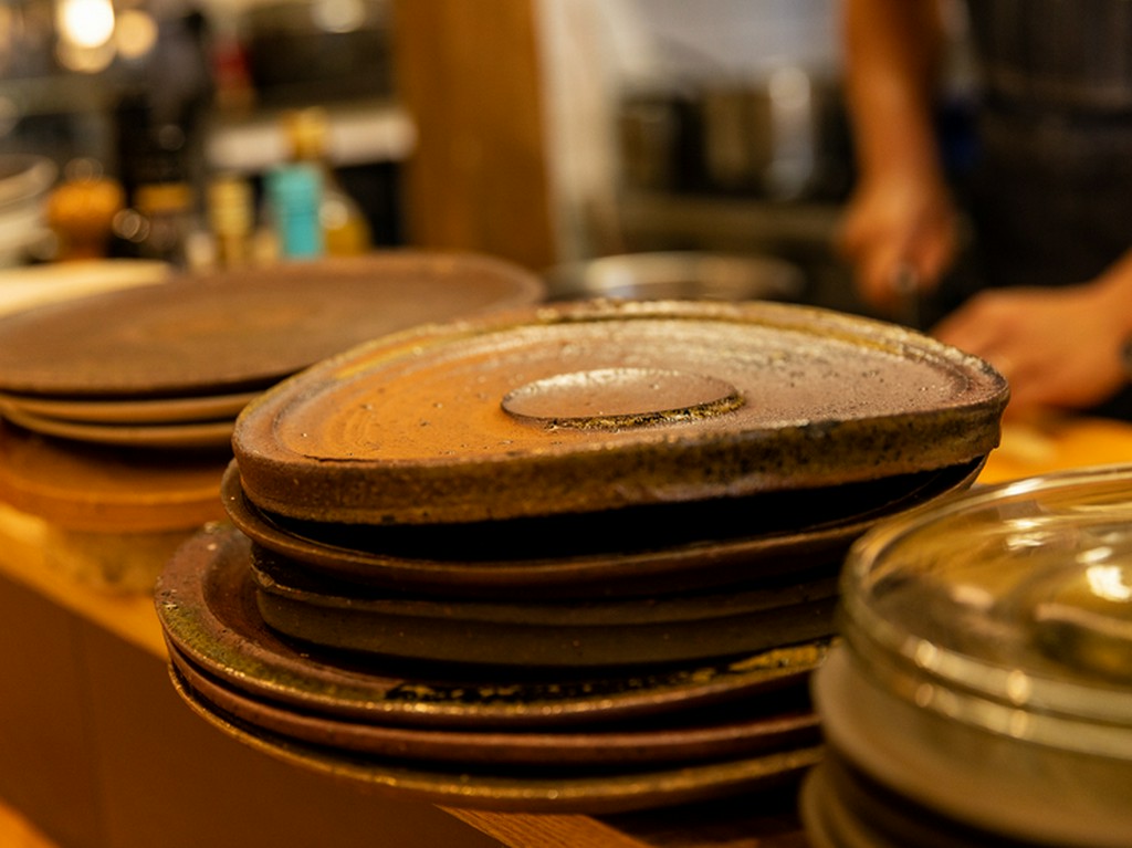 豪快で楽しい! 和皿を使ったダイナミックな盛り付けも人気