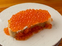 冷菜『いくらのゲヴェルツマリネ セルベルドカニュ 吉田パン』