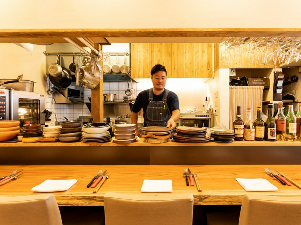 心地よく楽しめる居酒屋スタイルでフレンチの新しい魅力を届ける