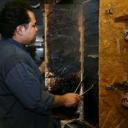 手間と時間をかける"燻製"で、素材の味わいが無限に広がります。【ブライアン】は新しい味に出会う楽しさと、ゆったり居心地のいい空間とを提供してくれます。